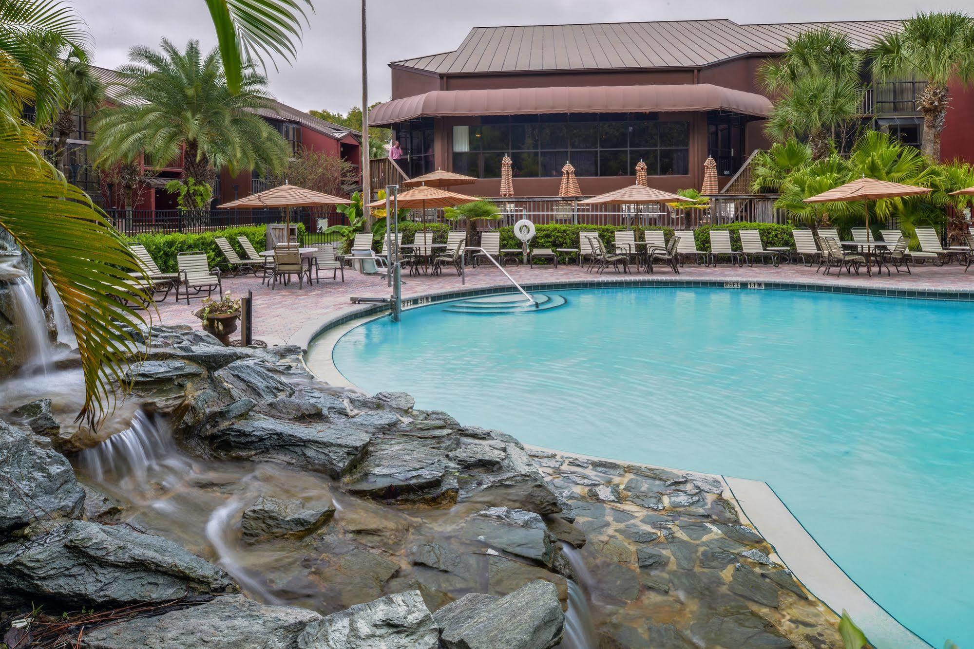 Parkway International Resort Селабрейшън Екстериор снимка